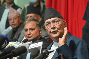 हामीले ३३ किलो सुन पत्ता लगाउन नसके पनि आरोपीलाई जेल हालेका छौँ : ओली